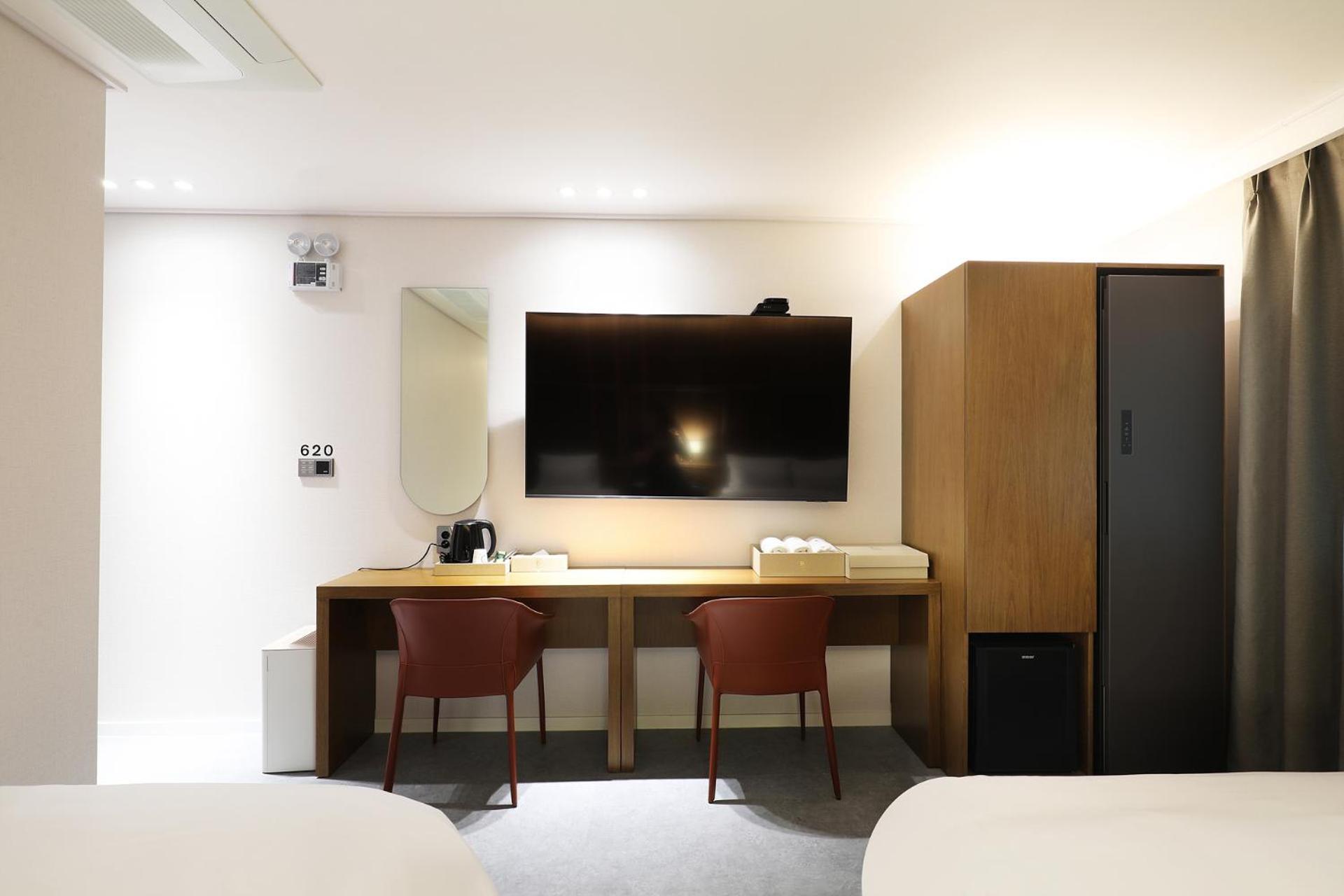 Browndot Airport New Hotel
