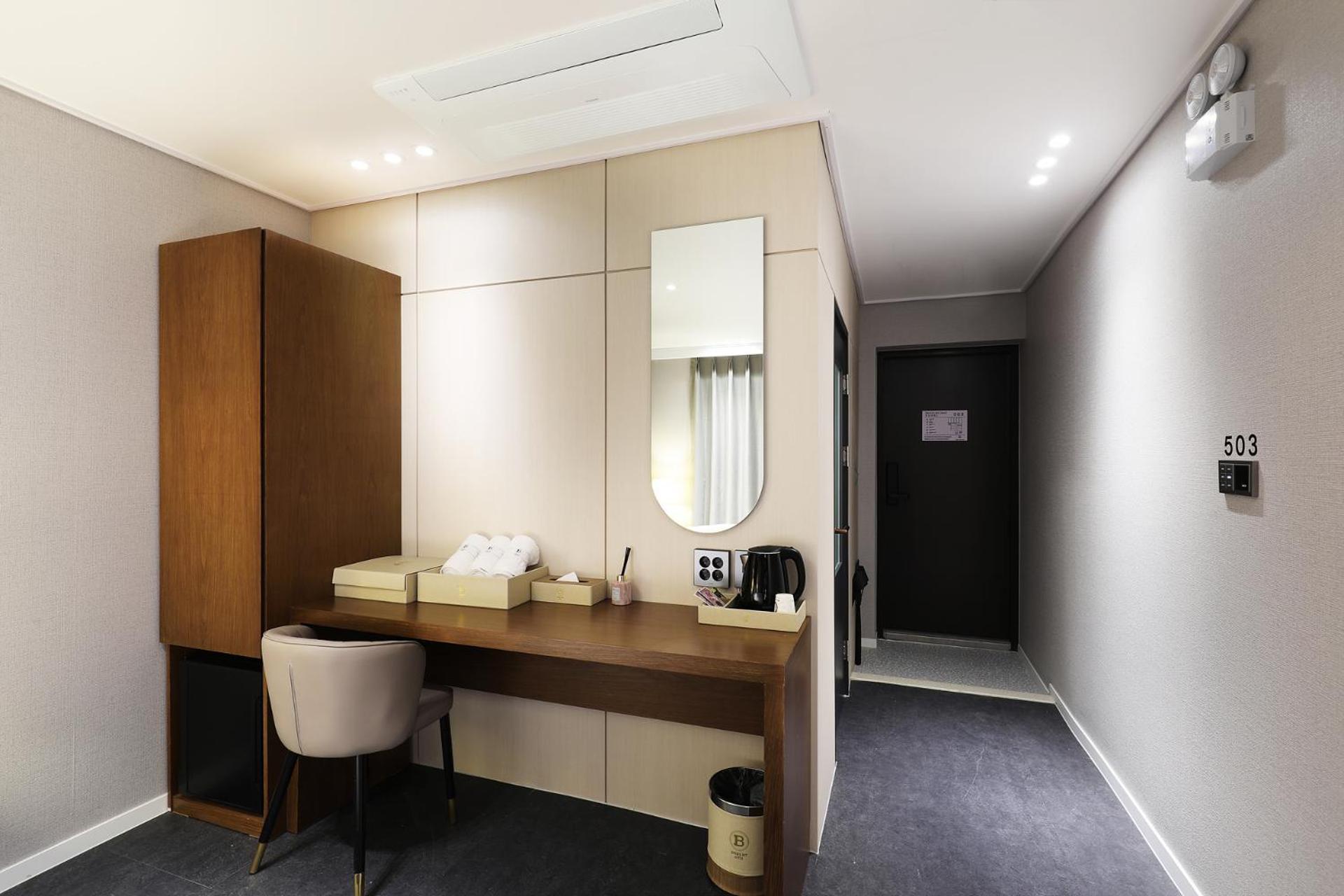 Hotel Browndot Airport New