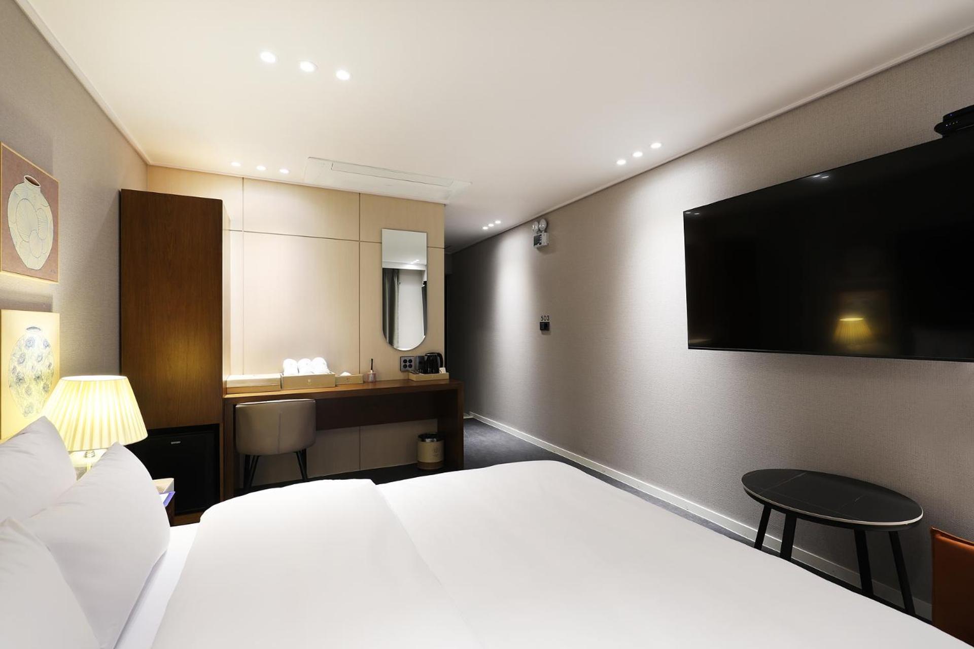 Hotel Browndot Airport New *