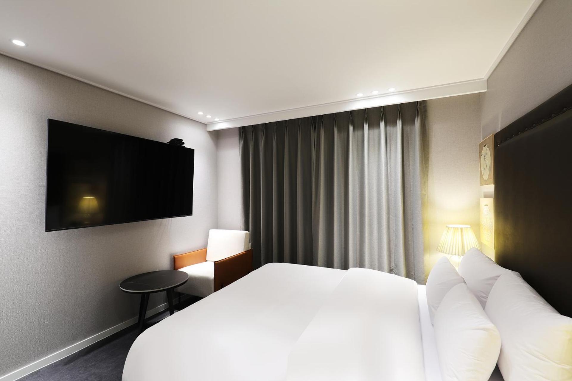 Hotel Browndot Airport New *